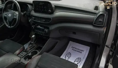 HYUNDAI Tucson 