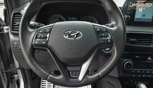HYUNDAI Tucson 
