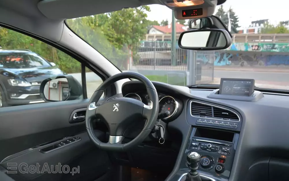 PEUGEOT 5008 1.6 THP Allure 7os