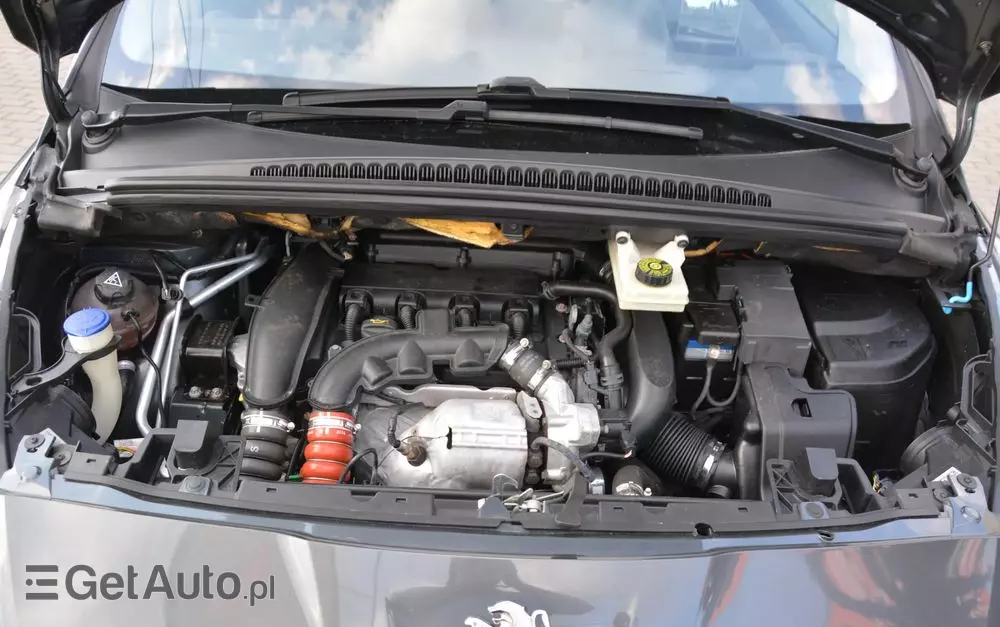 PEUGEOT 5008 1.6 THP Allure 7os