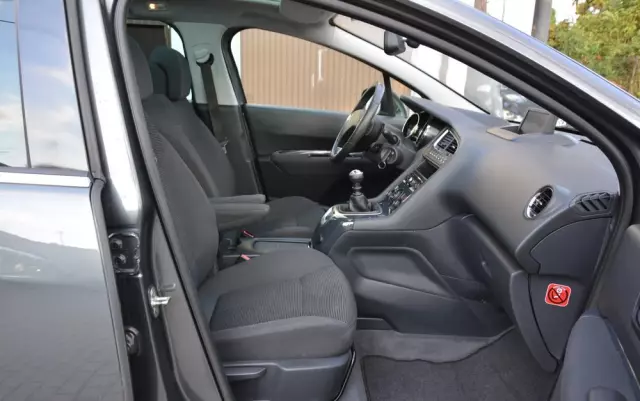 PEUGEOT 5008 1.6 THP Allure 7os