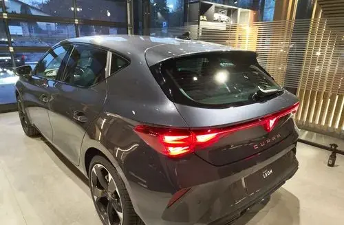 CUPRA Leon 