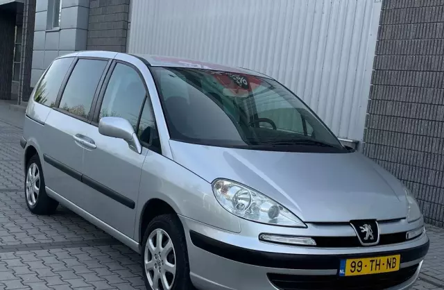 PEUGEOT 807 