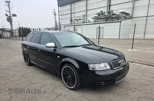 AUDI S4 