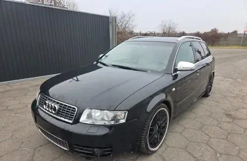 AUDI S4 