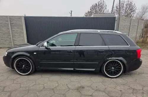 AUDI S4 