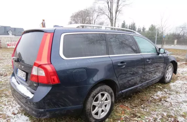 VOLVO V70 