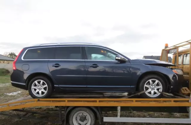VOLVO V70 