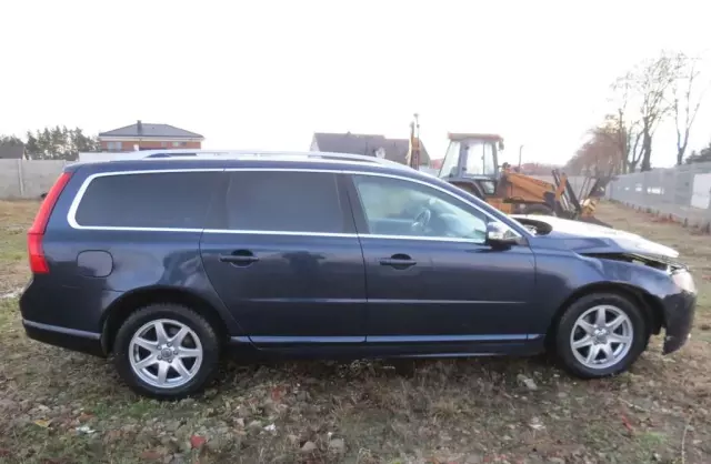 VOLVO V70 
