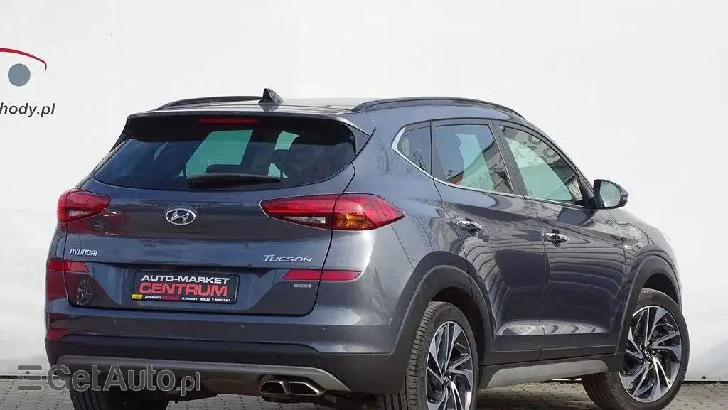 HYUNDAI Tucson 