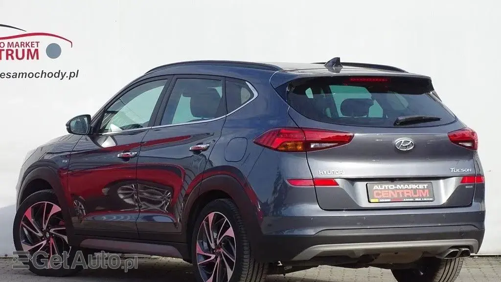 HYUNDAI Tucson 