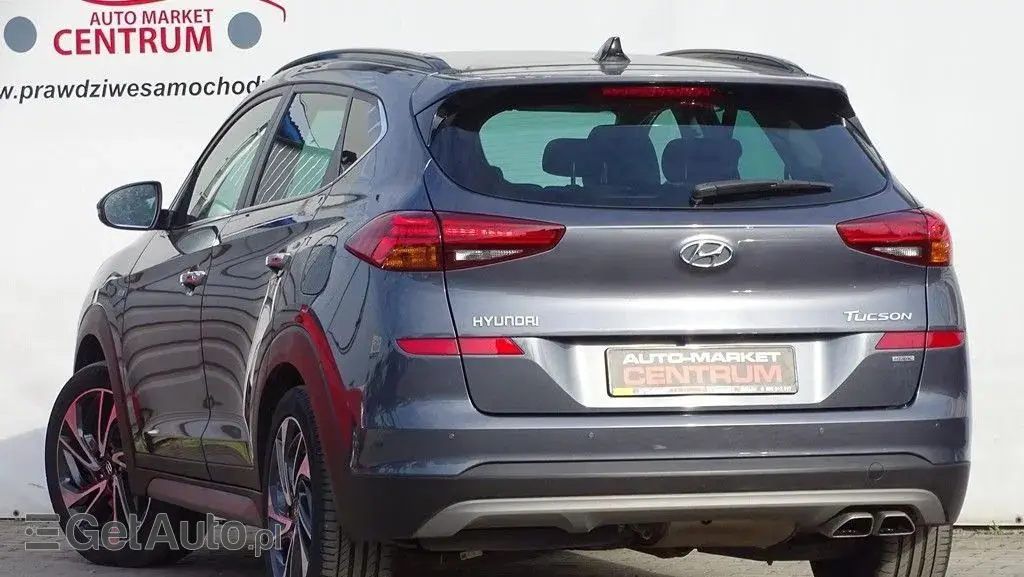 HYUNDAI Tucson 
