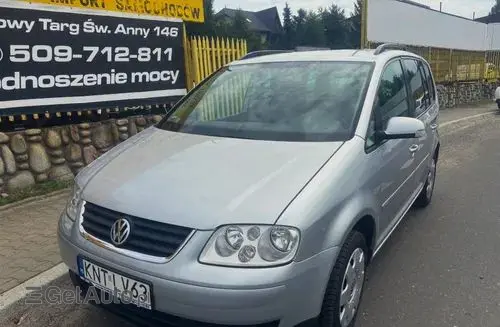 VOLKSWAGEN Touran 
