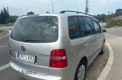 VOLKSWAGEN Touran 