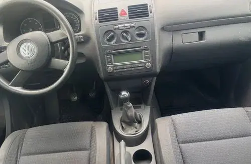 VOLKSWAGEN Touran 