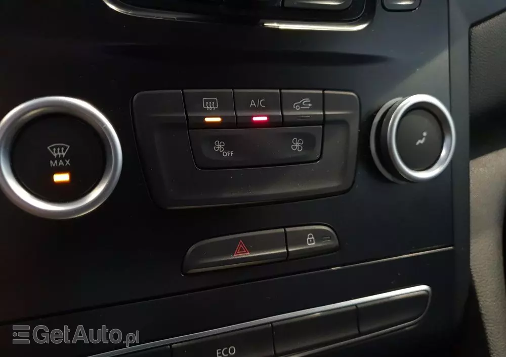 RENAULT Megane 1.6 SCe Zen