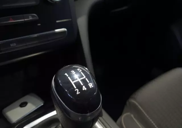 RENAULT Megane 1.6 SCe Zen