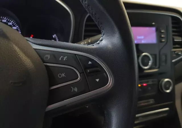 RENAULT Megane 1.6 SCe Zen