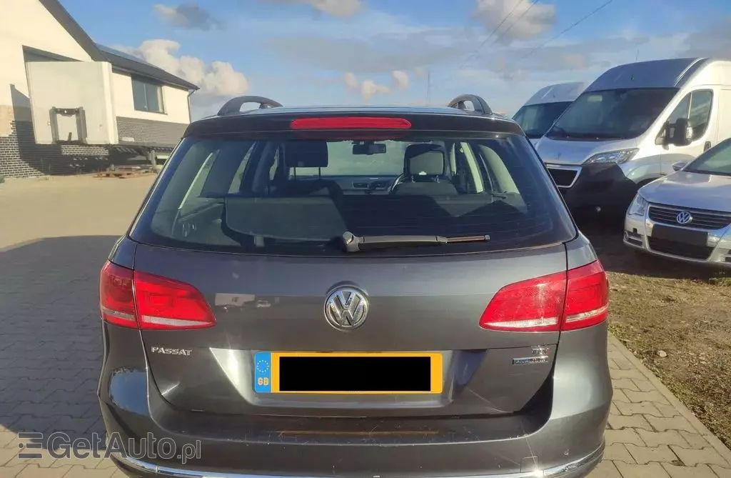 VOLKSWAGEN Passat 