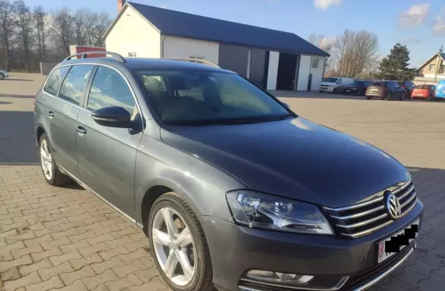 VOLKSWAGEN Passat 