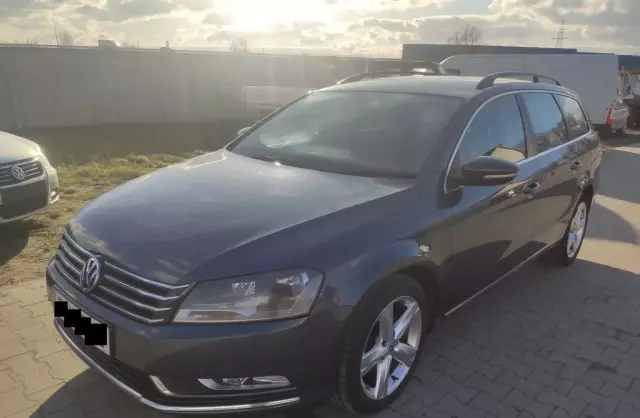 VOLKSWAGEN Passat 