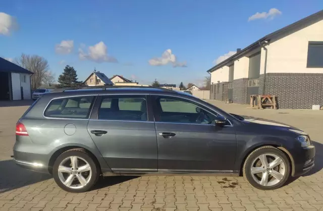 VOLKSWAGEN Passat 