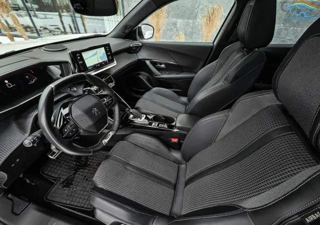 PEUGEOT 2008 PureTech 130 EAT8 GT