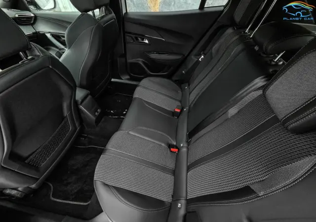 PEUGEOT 2008 PureTech 130 EAT8 GT