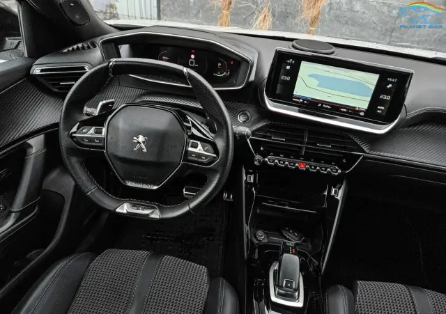 PEUGEOT 2008 PureTech 130 EAT8 GT