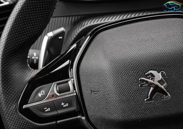 PEUGEOT 2008 PureTech 130 EAT8 GT