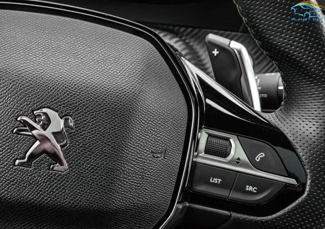 PEUGEOT 2008 PureTech 130 EAT8 GT