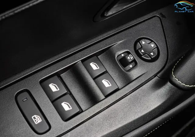 PEUGEOT 2008 PureTech 130 EAT8 GT