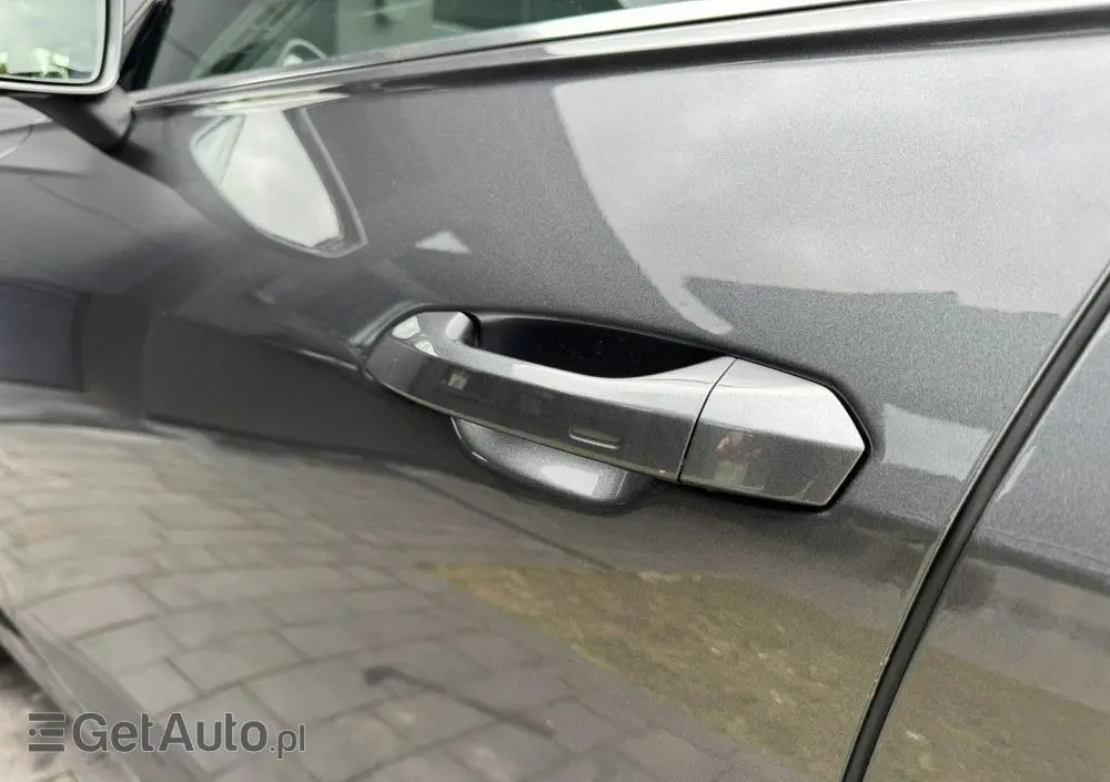 AUDI A6 Avant 40 TDI quattro S tronic S line