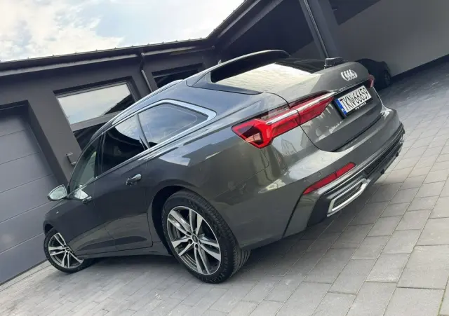AUDI A6 Avant 40 TDI quattro S tronic S line