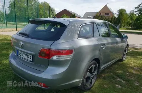 TOYOTA Avensis 