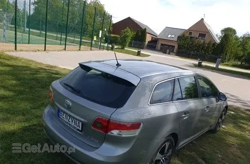 TOYOTA Avensis 