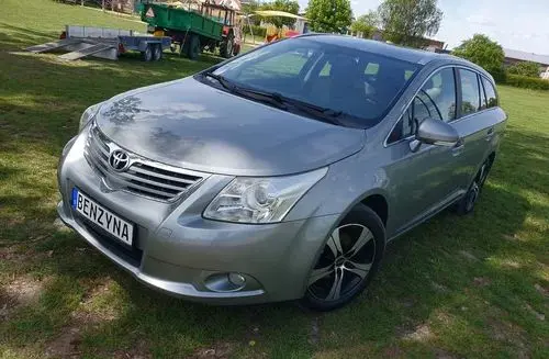 TOYOTA Avensis 