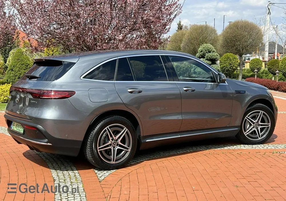 MERCEDES-BENZ EQC 