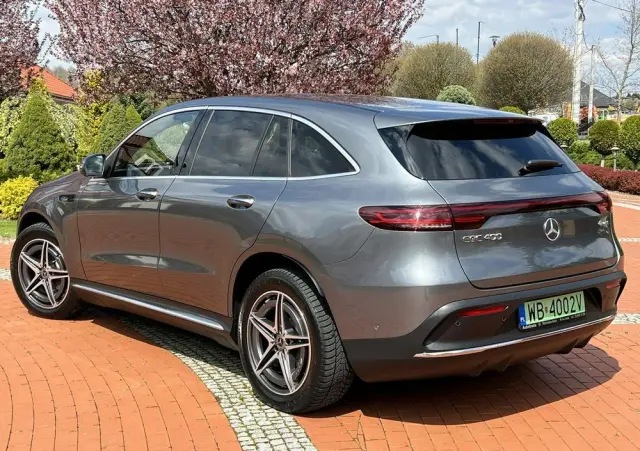 MERCEDES-BENZ EQC 