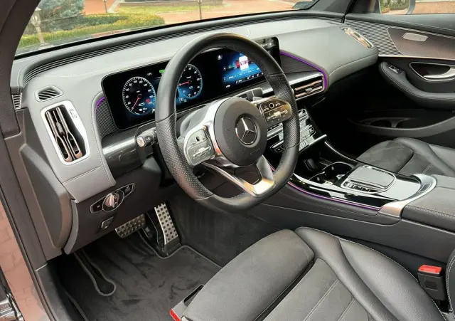 MERCEDES-BENZ EQC 