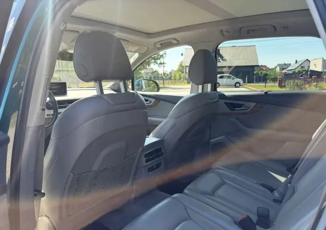 AUDI Q7 SUV TDI quattro 210 kW tiptronic S line business