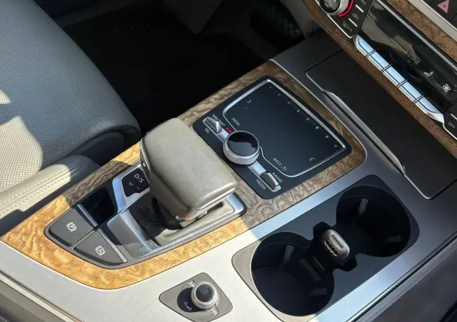 AUDI Q7 SUV TDI quattro 210 kW tiptronic S line business