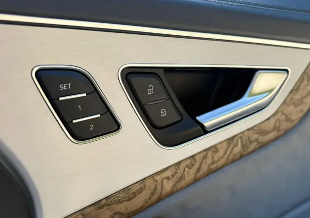 AUDI Q7 SUV TDI quattro 210 kW tiptronic S line business