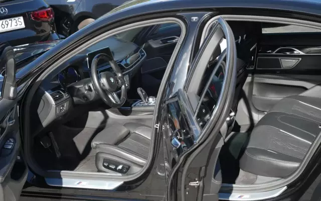 BMW Seria 7 740d xDrive