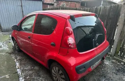 PEUGEOT 107 