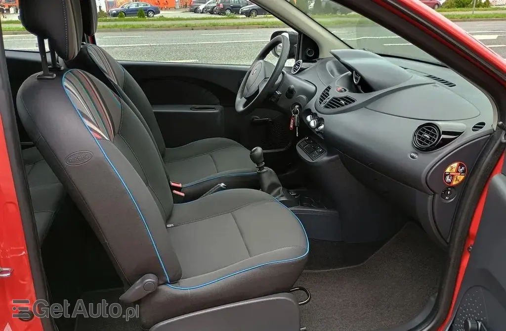 RENAULT Twingo 