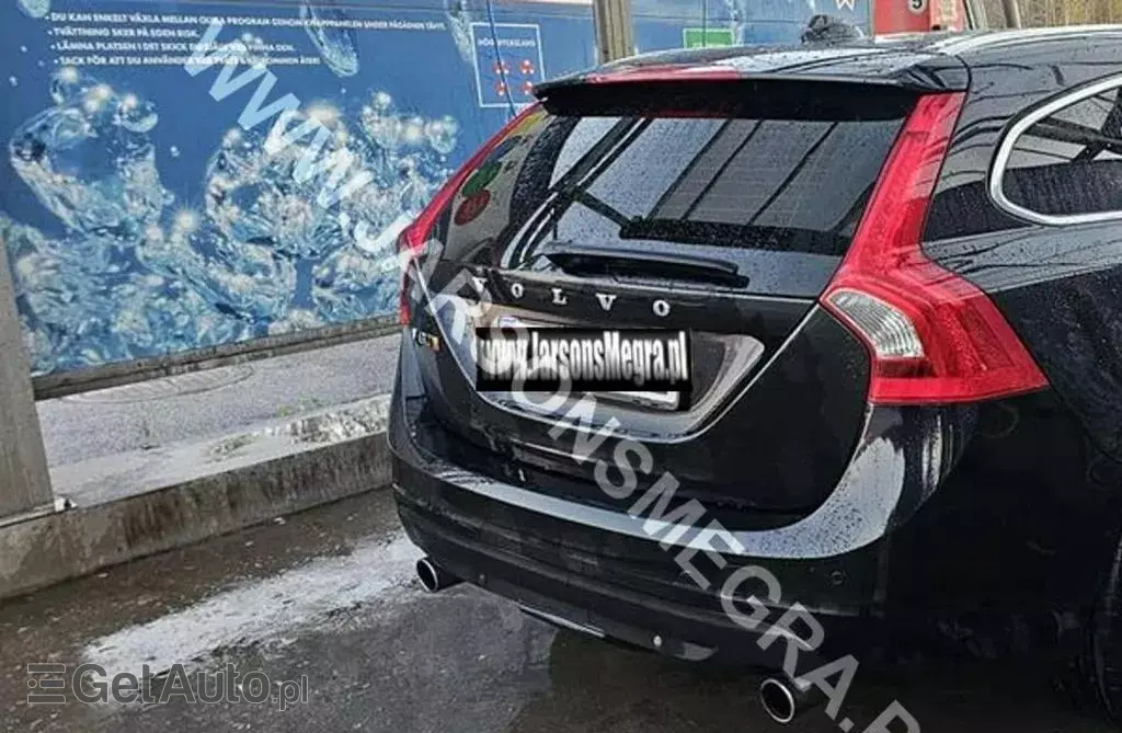 VOLVO V60 