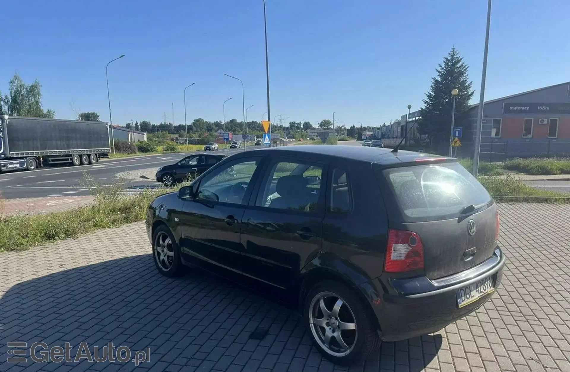 VOLKSWAGEN Polo 