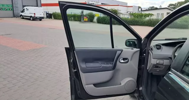 RENAULT Scenic 1.6 16V Avantage