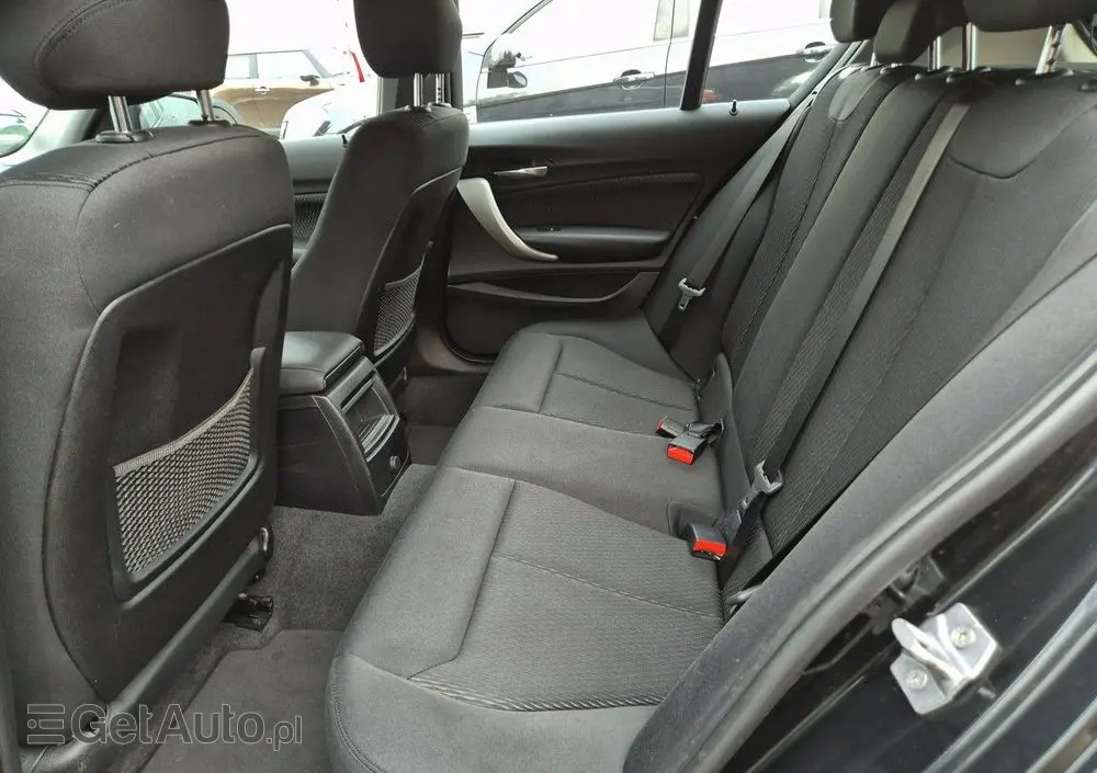 BMW Seria 1 118i Advantage